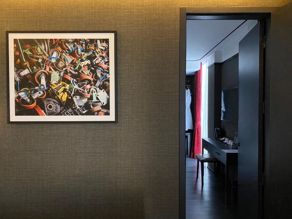 The Gravitique Hotel Khaosan Bangkok Bagian luar foto