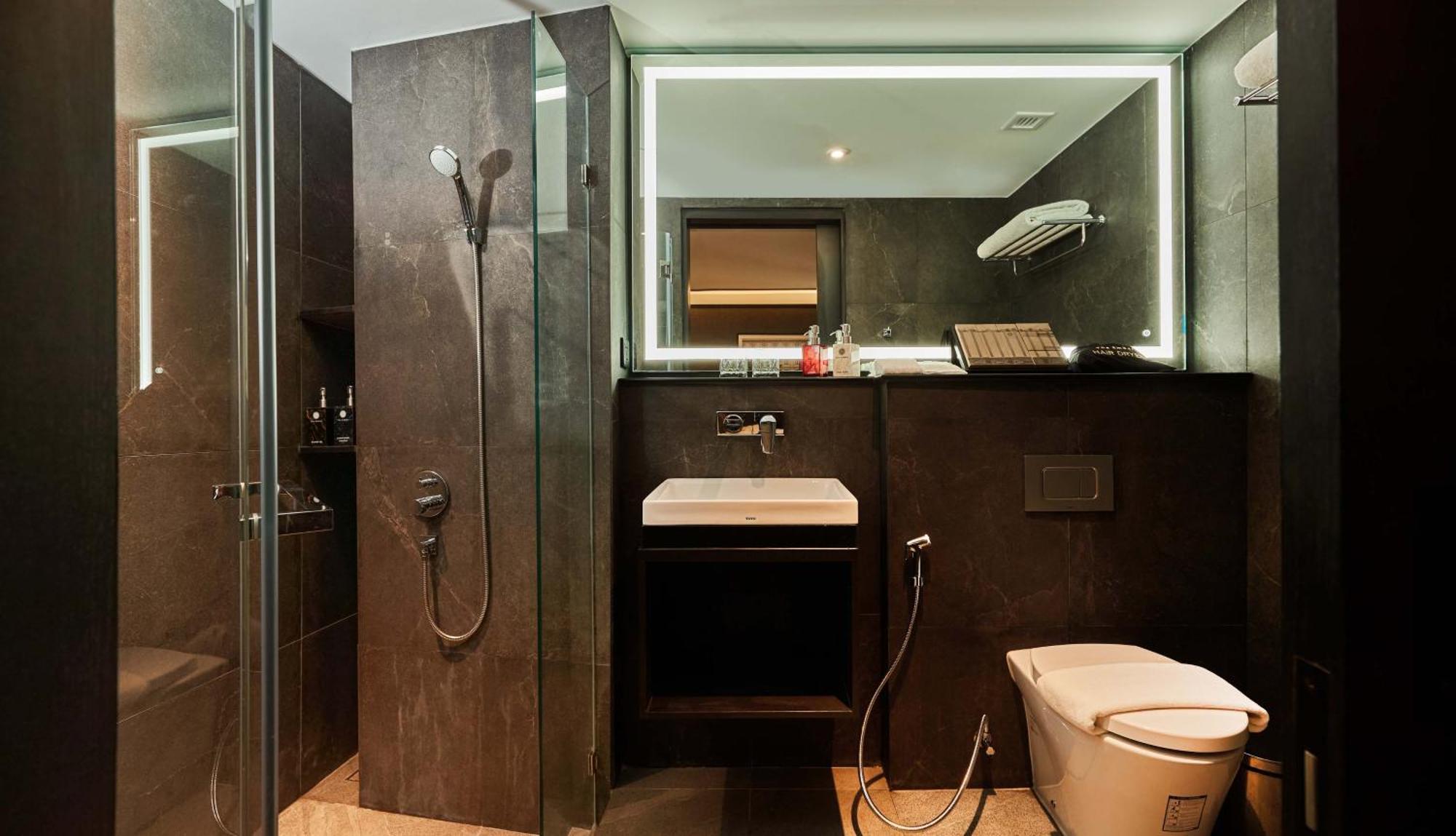 The Gravitique Hotel Khaosan Bangkok Bagian luar foto